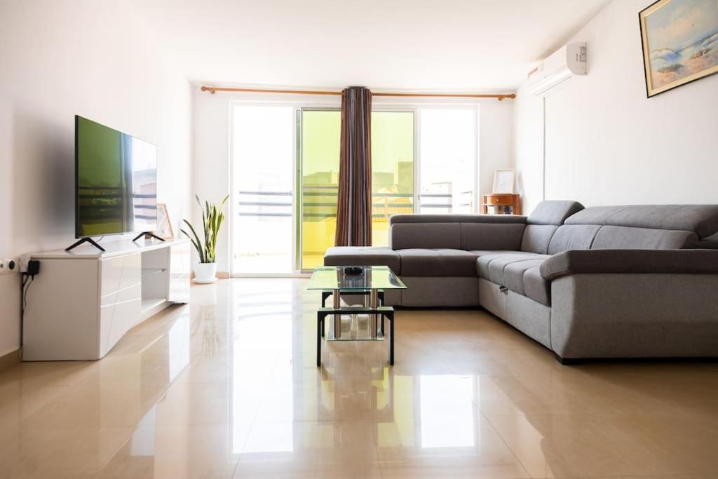 3 Bedroom Apt, Free Wifi & Ac, Cidadela - Lcgr Praia Luaran gambar