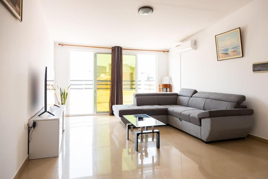 3 Bedroom Apt, Free Wifi & Ac, Cidadela - Lcgr Praia Luaran gambar